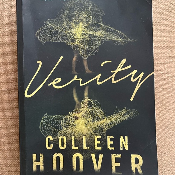 VERITY by Colleen Hoover - Picture 1 of 2